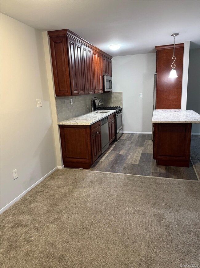 460 Old Town Rd in Port Jefferson Station, NY - Building Photo - Building Photo