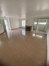 4404 W Lake Mead Blvd in Las Vegas, NV - Building Photo - Building Photo