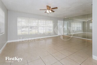 4962 Pineaire Ln in West Palm Beach, FL - Building Photo - Building Photo