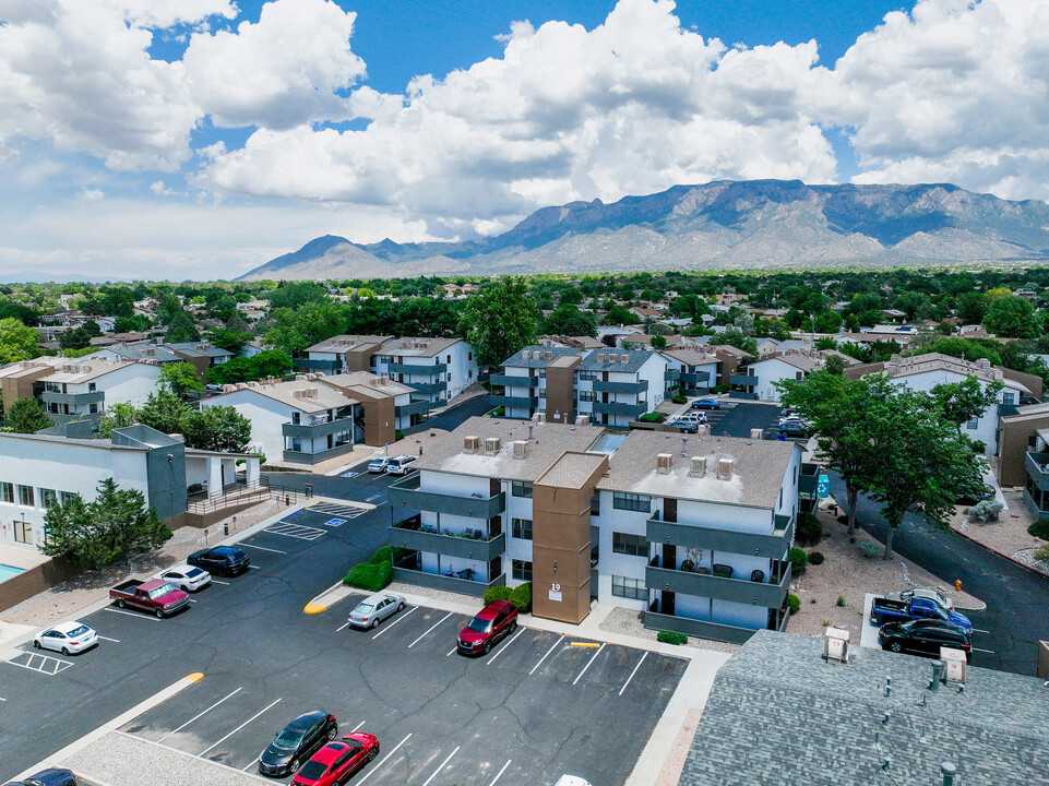 Canoan Village in Albuquerque, NM - Building Photo