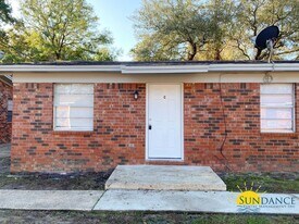 788 Navy St in Fort Walton Beach, FL - Building Photo