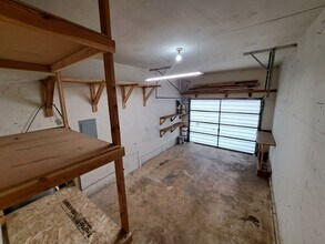 1165 NE Ridge Ave in Roseburg, OR - Building Photo - Building Photo