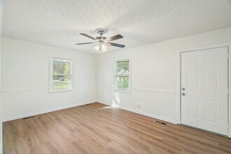 2324 Greenfield Ln in Knoxville, TN - Building Photo - Building Photo