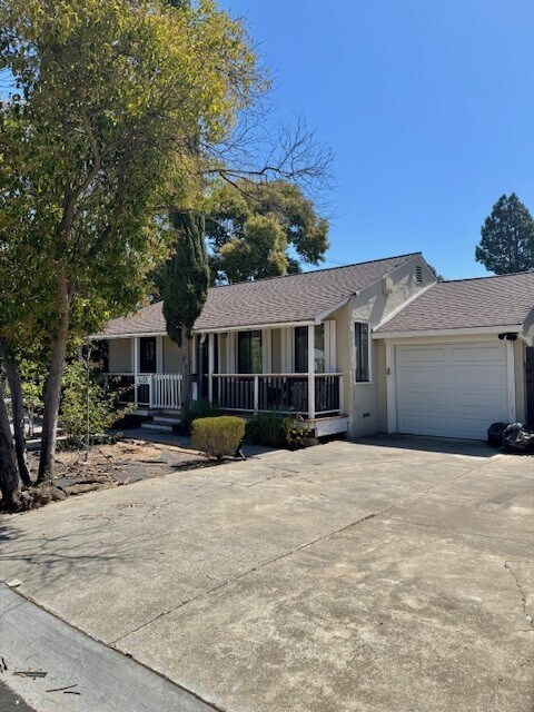 1458 Santa Clara Ave in Concord, CA - Building Photo