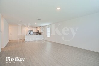 3921 Far Horizon in Seguin, TX - Building Photo - Building Photo