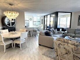 6291 Bahia Del Mar Cir in St. Petersburg, FL - Building Photo