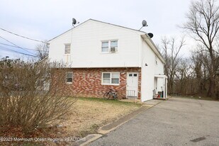 110 Union Ave in Lakehurst, NJ - Building Photo