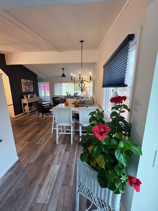 N2436 Shore View Dr in Lake Geneva, WI - Foto de edificio - Building Photo