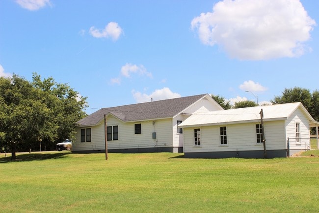 10301 FM 50 in Brenham, TX - Building Photo - Building Photo