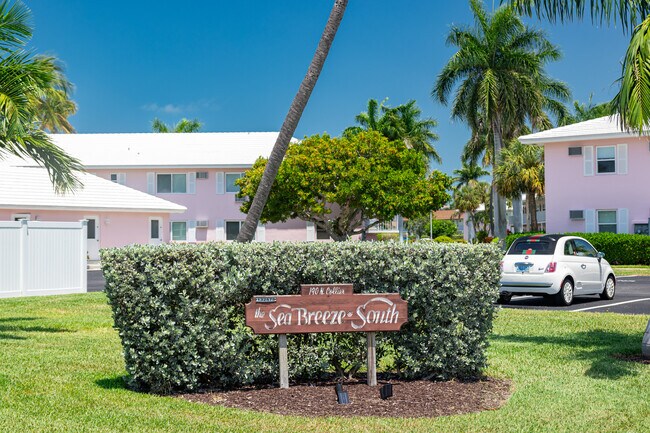 Sea Breeze South in Marco Island, FL - Building Photo - Building Photo