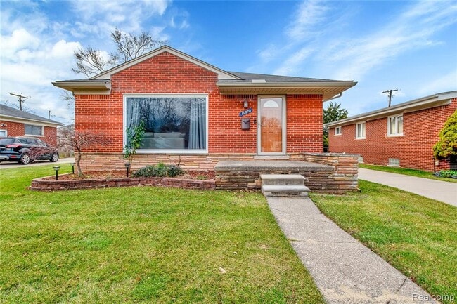 property at 10070 Buckingham Ave