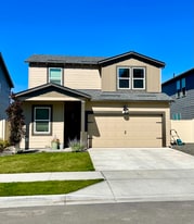 141 N Legacy Flts Rd in Liberty Lake, WA - Building Photo