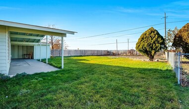 141 Carswell Dr in Moses Lake, WA - Building Photo - Building Photo