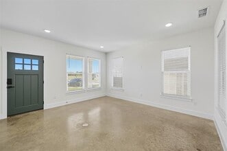 100 Cardinal Wds in Granbury, TX - Building Photo - Building Photo
