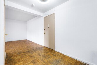 67-41 Burns St in Queens, NY - Building Photo - Building Photo