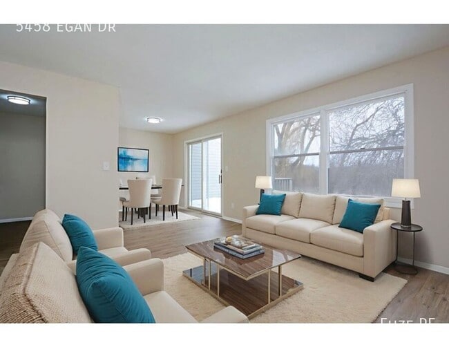 5458 Egan Dr in Savage, MN - Building Photo - Building Photo
