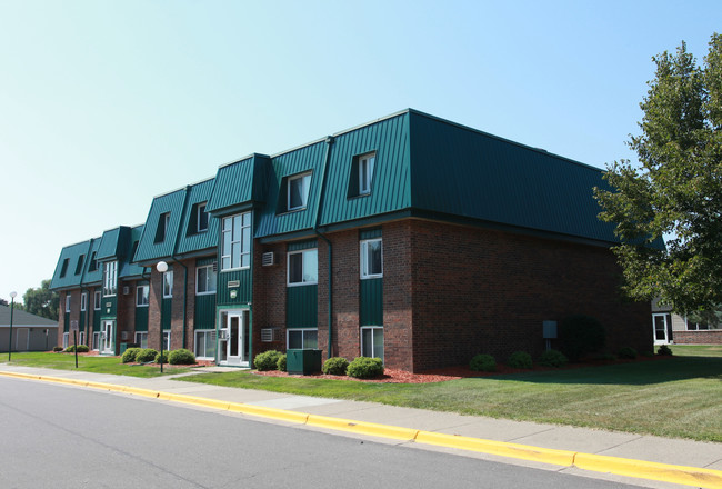 Carriage House Apartments in Minneapolis, MN - Building Photo - Building Photo