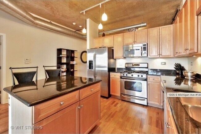 1305 S Michigan Ave, Unit 1303 in Chicago, IL - Foto de edificio - Building Photo