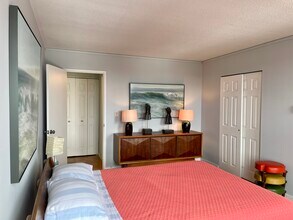 77 Pond Ave in Brookline, MA - Building Photo - Building Photo