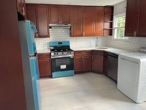 28 Elissa Ln in Yonkers, NY - Building Photo - Building Photo