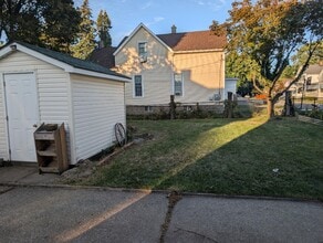 2225 Poplar St in Erie, PA - Building Photo - Building Photo