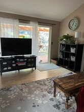 817 S 11th St in Coos Bay, OR - Building Photo - Building Photo