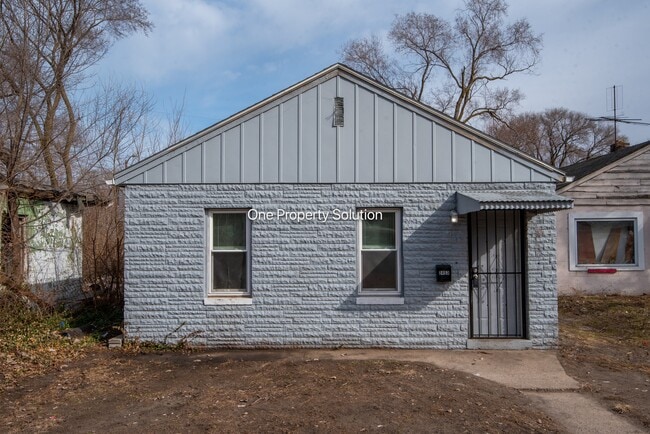 property at 2453 Prospect St