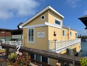 34 Liberty Dock in Sausalito, CA - Building Photo - Building Photo