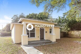 855 14th St S in St. Petersburg, FL - Building Photo