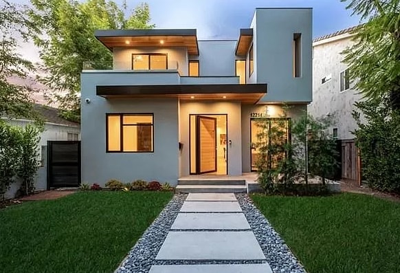 12211 Cantura St in Studio City, CA - Building Photo