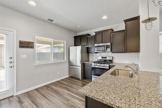 17923 Orchidea Way in Pflugerville, TX - Foto de edificio - Building Photo