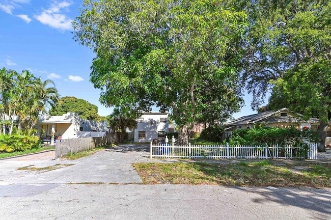 property at 515 Putnam Rd