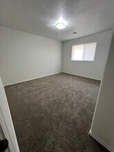4135 Marian Ct in Klamath Falls, OR - Building Photo - Building Photo