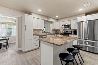 10907 N 29th St in Tampa, FL - Building Photo - Building Photo