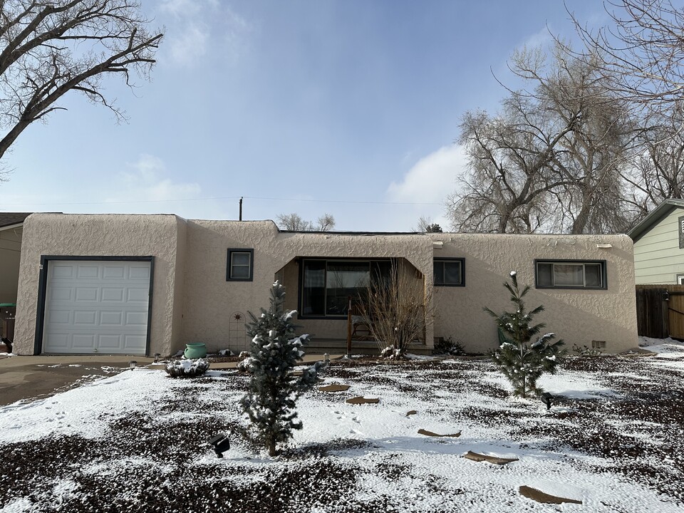 120 Everett Dr in Colorado Springs, CO - Building Photo