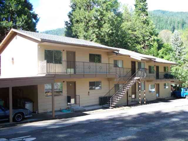 Gray Street 6 Plex in Dunsmuir, CA - Building Photo