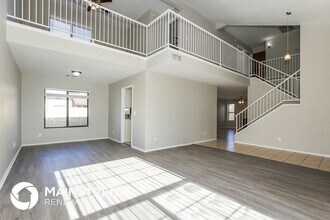 6520 W Paradise Ln in Glendale, AZ - Foto de edificio - Building Photo