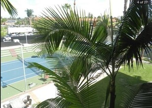 17210 Newhope St in Fountain Valley, CA - Building Photo - Building Photo