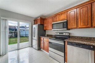 11310 SW 189th St in Miami, FL - Building Photo