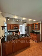 15123 SE 48th Dr in Bellevue, WA - Building Photo - Building Photo