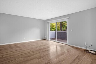 165 Oddstad Dr in Vallejo, CA - Building Photo - Building Photo