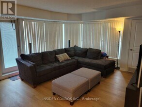 920 Sheppard Ave W in Toronto, ON - Building Photo - Building Photo