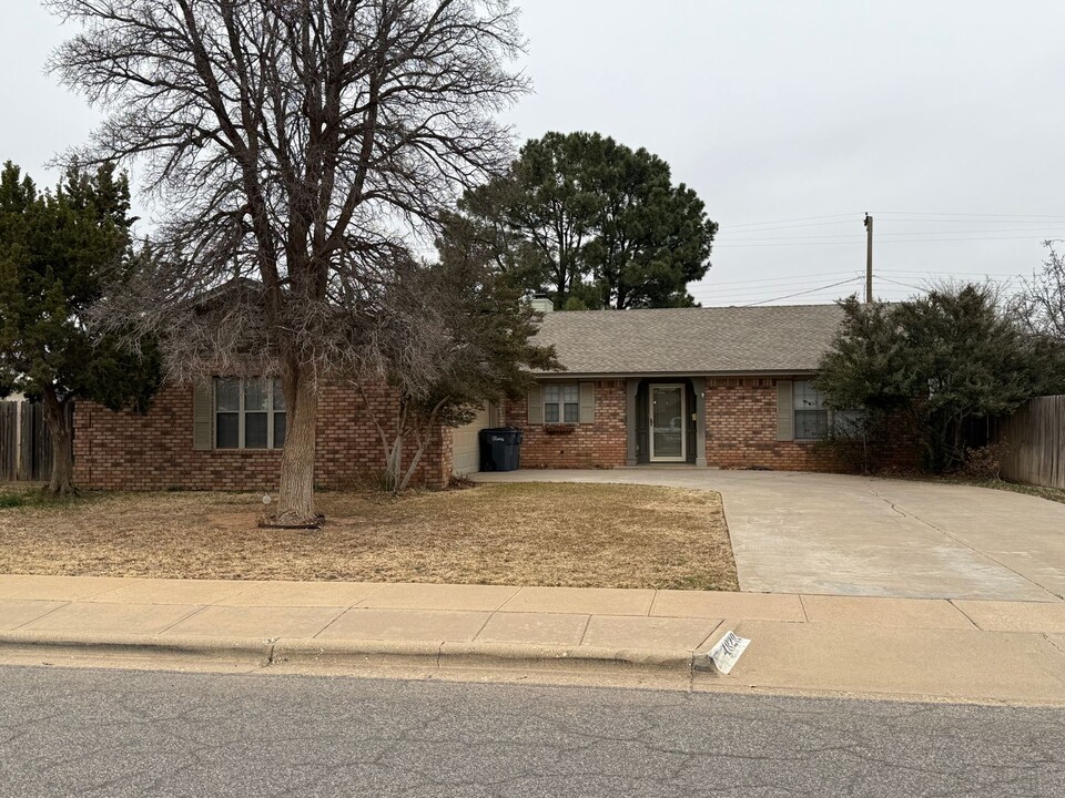 4828 11th St in Lubbock, TX - Building Photo