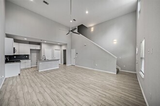4006 Frontier Rd in Willis, TX - Building Photo - Building Photo