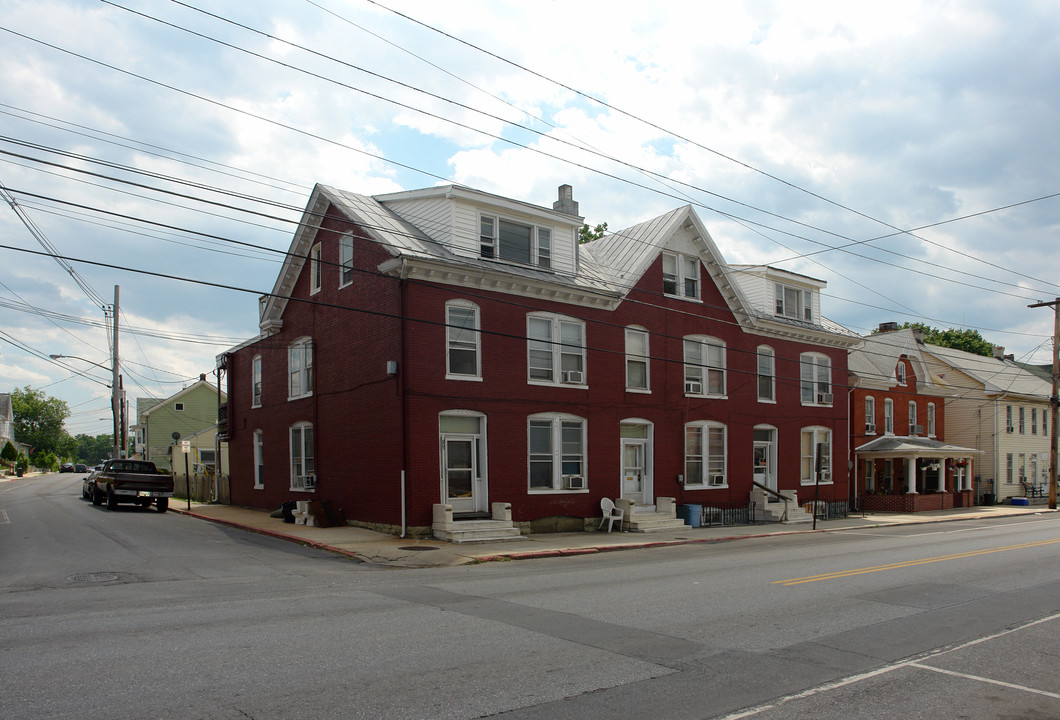 805-809 W Washington St in Hagerstown, MD - Building Photo