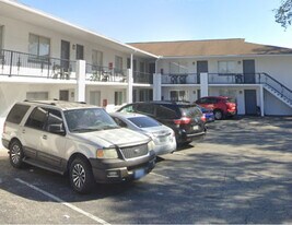 1629 Espanola Ave in Daytona Beach, FL - Building Photo