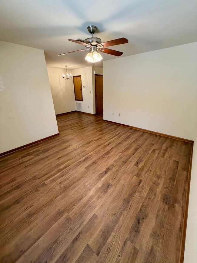 29604 Burns Ln, Unit D