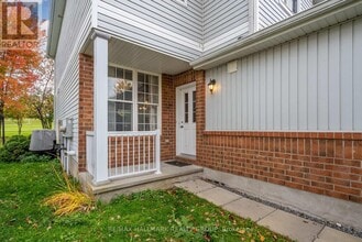 548 Aberfoyle Cir in Ottawa, ON - Building Photo - Building Photo