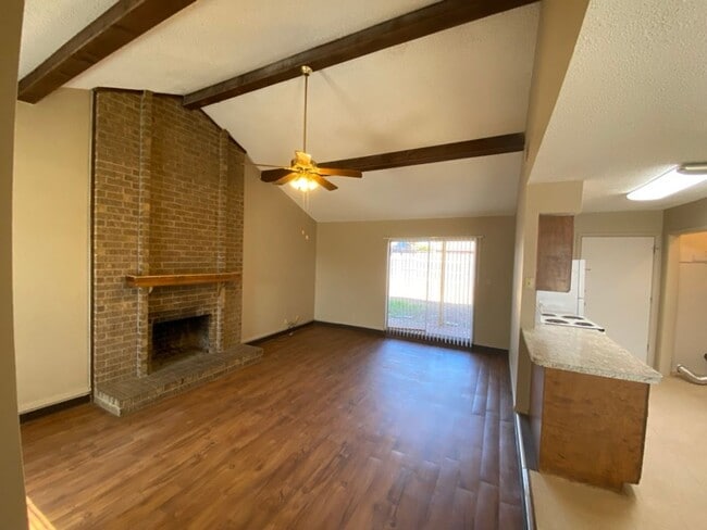 property at 2812 Sunset Dr