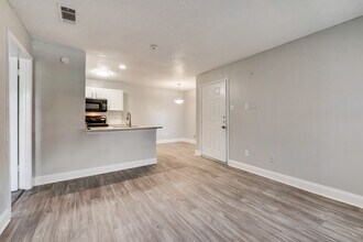 Mason Ridge Apartment Homes in Mesquite, TX - Foto de edificio - Building Photo